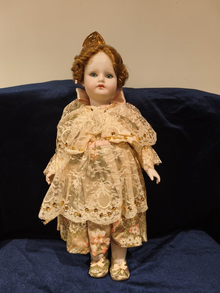 Fallera — Vestido típico de fallera valenciana, con traje y adornos t…